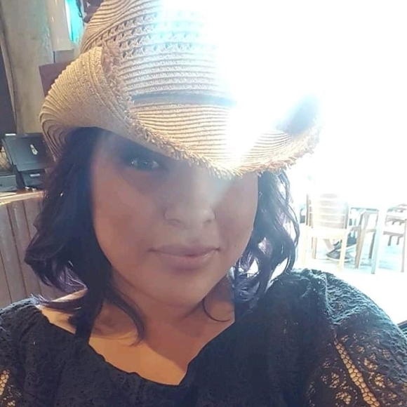 Meet your Posher, Roxie - Picture 1 of 1